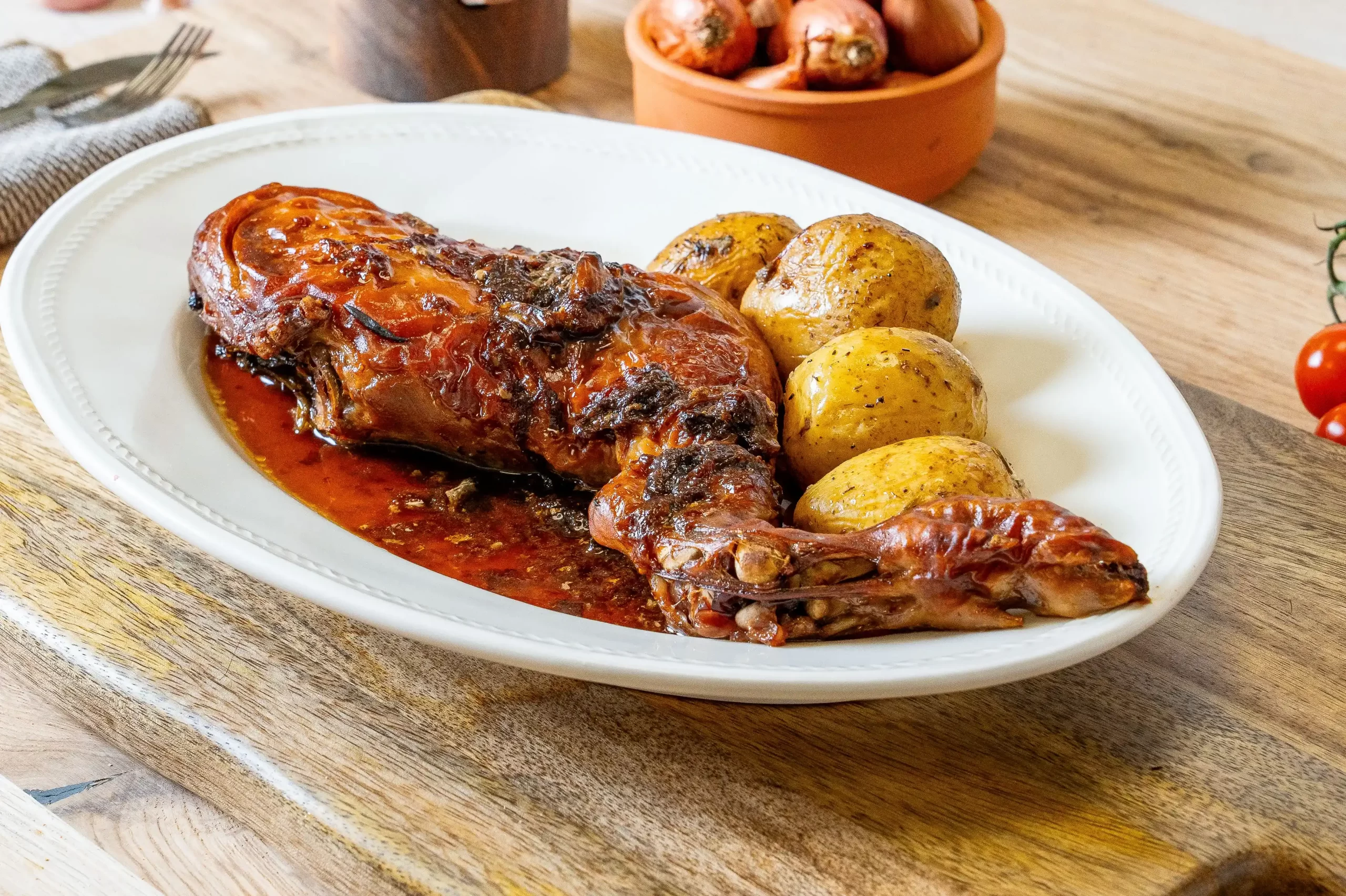 Pack pierna de cochinillo lechal + patatas baby