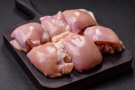 Muslos de pollo sin huesos y sin piel